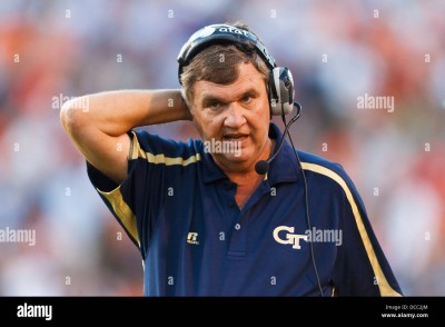 georgia-tech-yellow-jackets-head-coach-paul-johnson-on-the-sidelines-DCC2JM.jpg